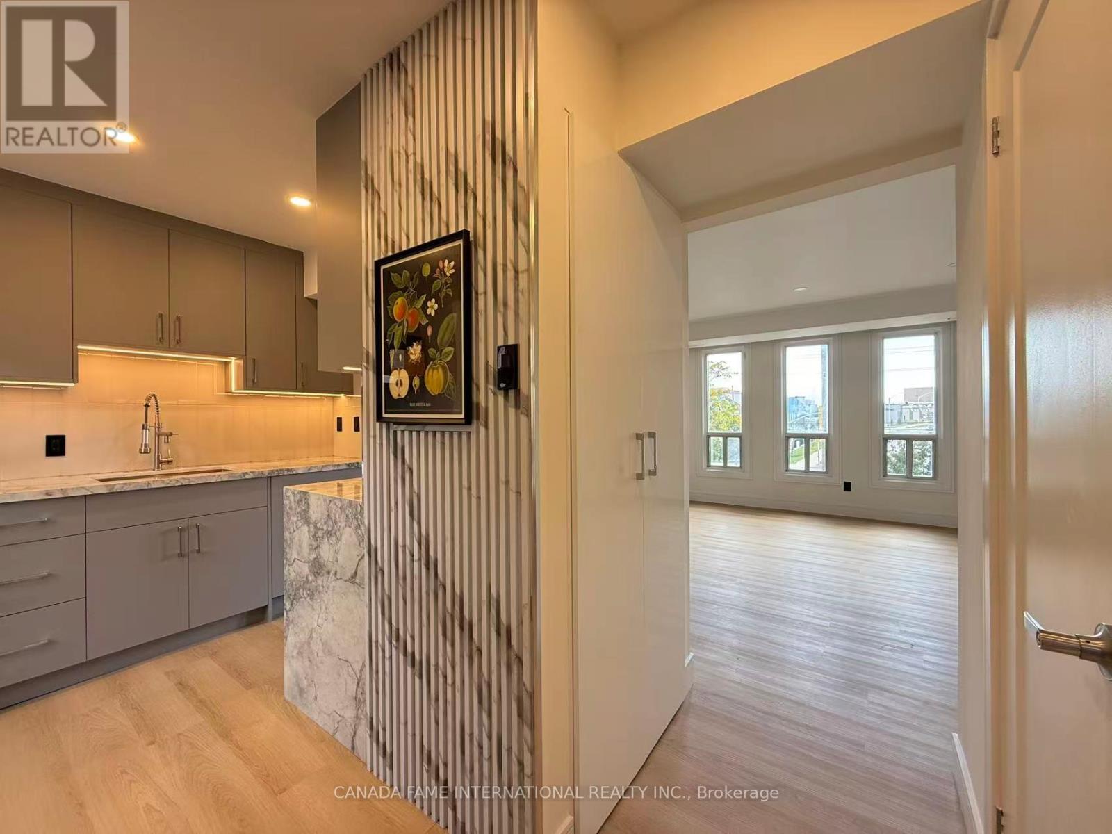 Property image for 52 - 16 REXDALE BOULEVARD|Toronto (Rexdale-Kipling), Ontario M9W5Z3