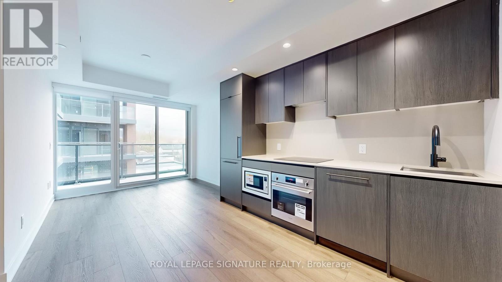 Property image for 302 - 5 LAKEVIEW AVENUE|Toronto (Trinity-Bellwoods), Ontario M6J0H3