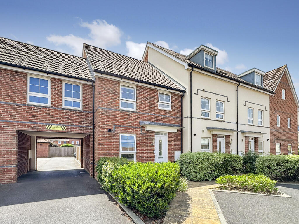 Quicksilver Street, Worthing, BN13