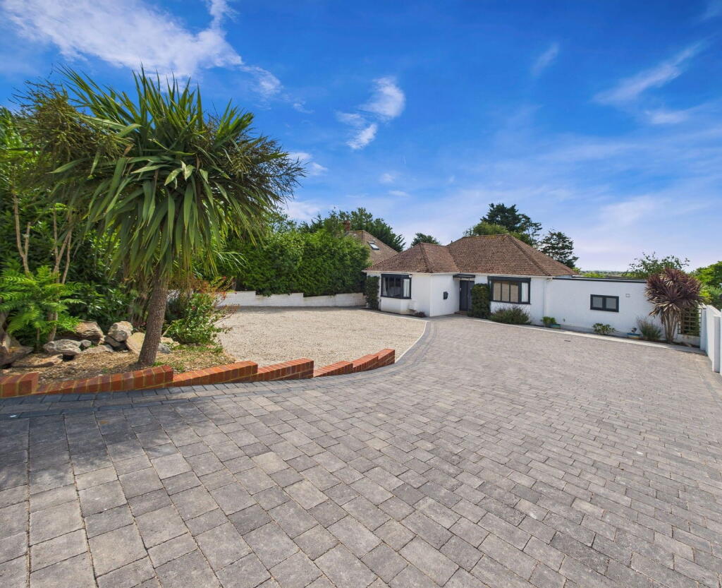 Arundel Road, Worthing, West Sussex BN13 3EQ