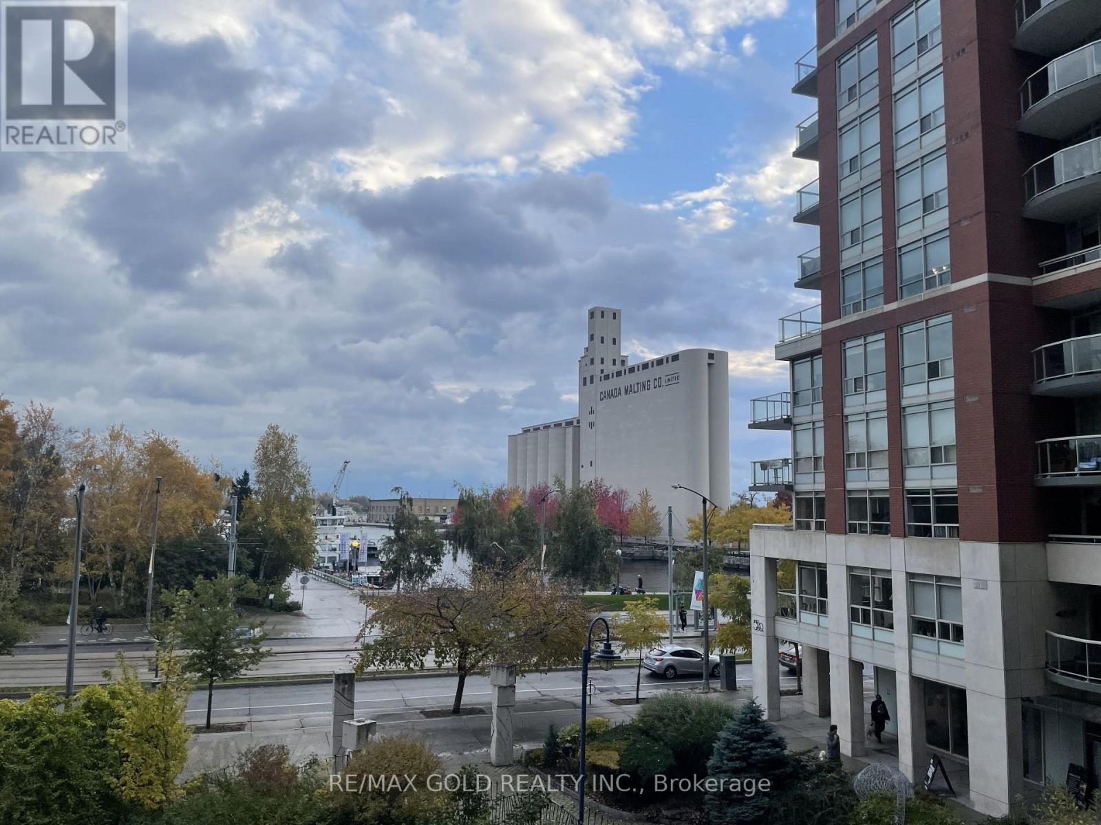 Property image for 318 - 550 QUEENS QUAY W|Toronto (Waterfront Communities), Ontario M5V3M8