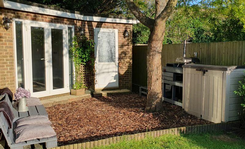 Additional image 10 of Whitfield