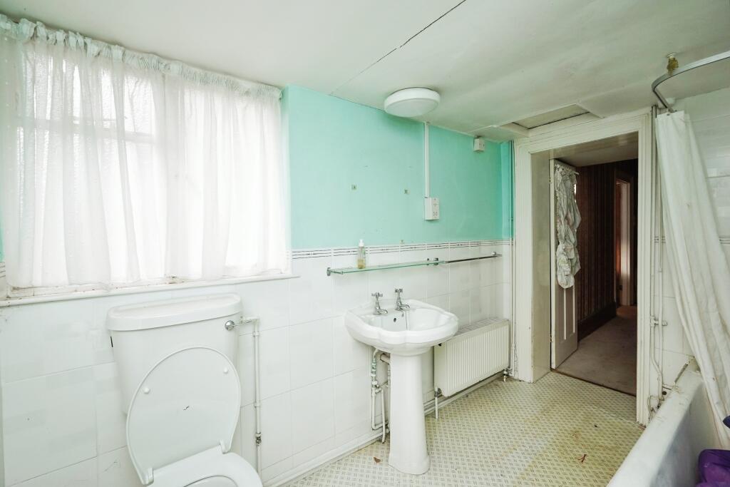 Additional image 7 of Effingham Crescent, Dover, Kent, CT17