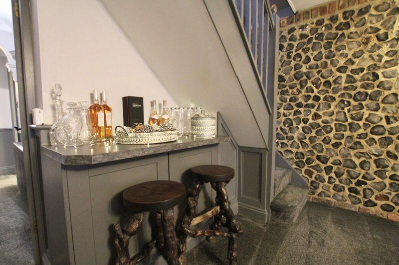 Additional image 17 of Whitfield