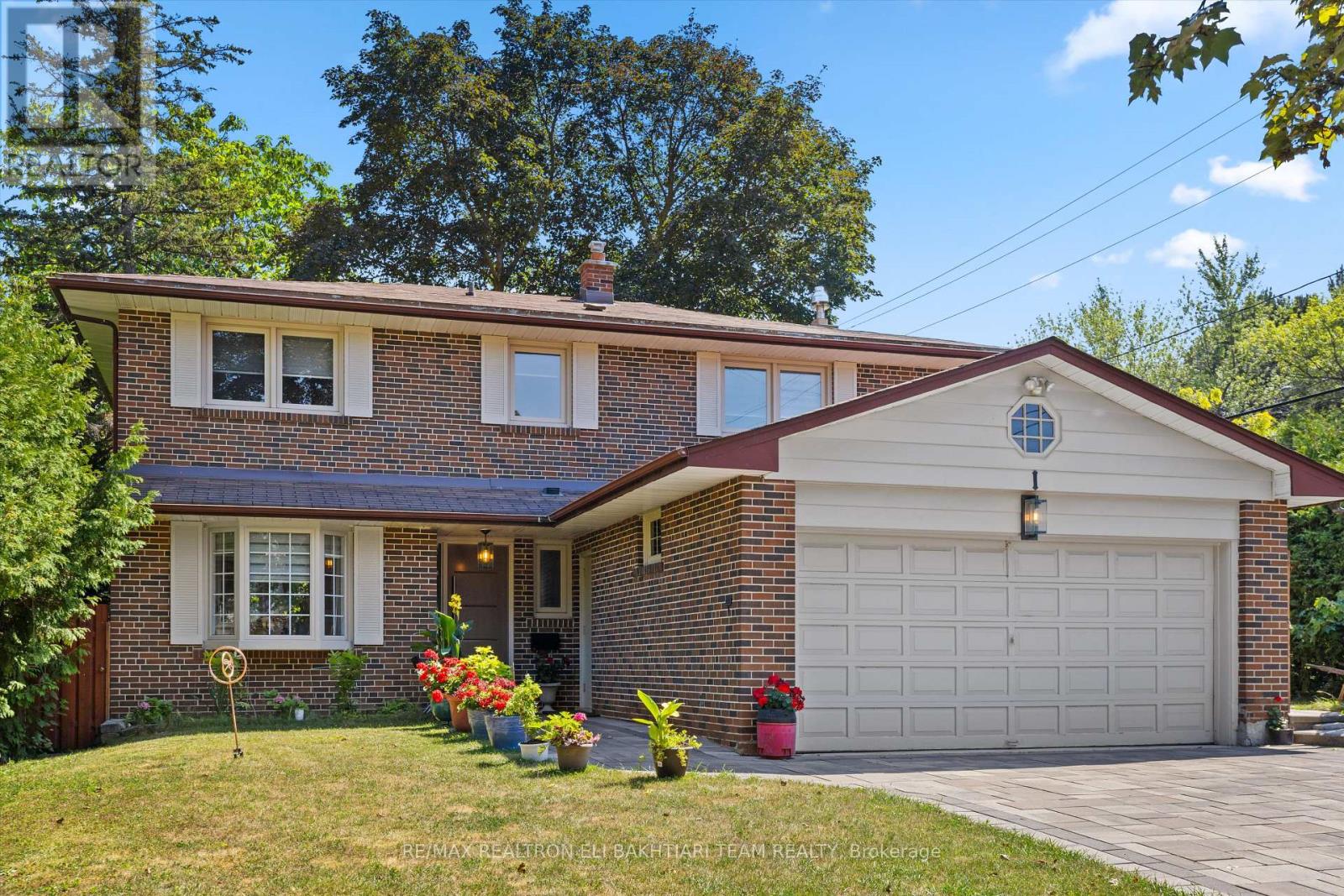 Property image for 1 DONMAC DRIVE|Toronto (Banbury-Don Mills), Ontario M3B1N4