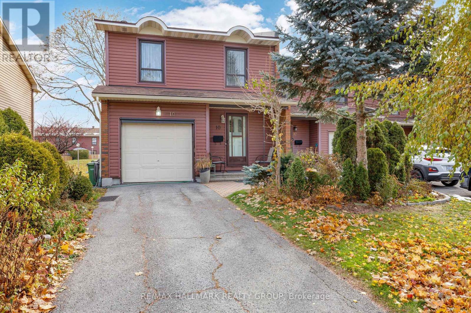 Property image for 10 BLACK FOREST LANE|Ottawa, Ontario K2H5C8