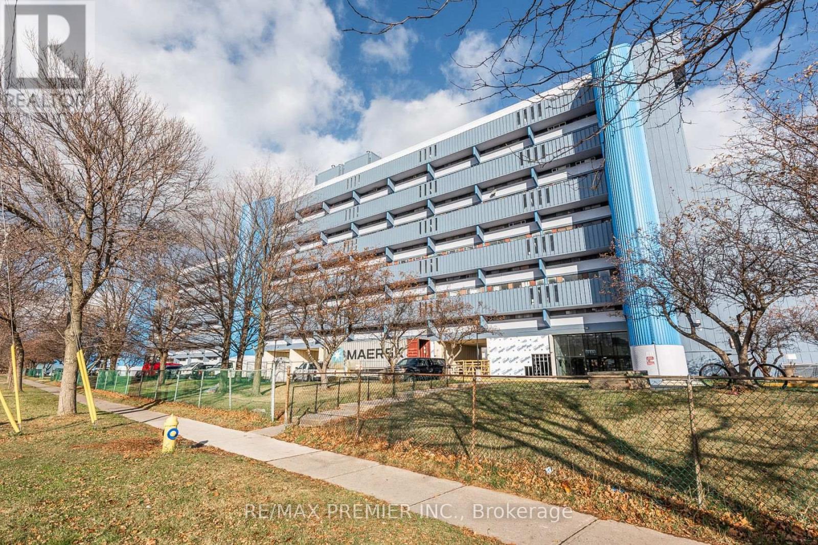 Property image for 807 - 4673 JANE STREET|Toronto (Black Creek), Ontario M3N2L1