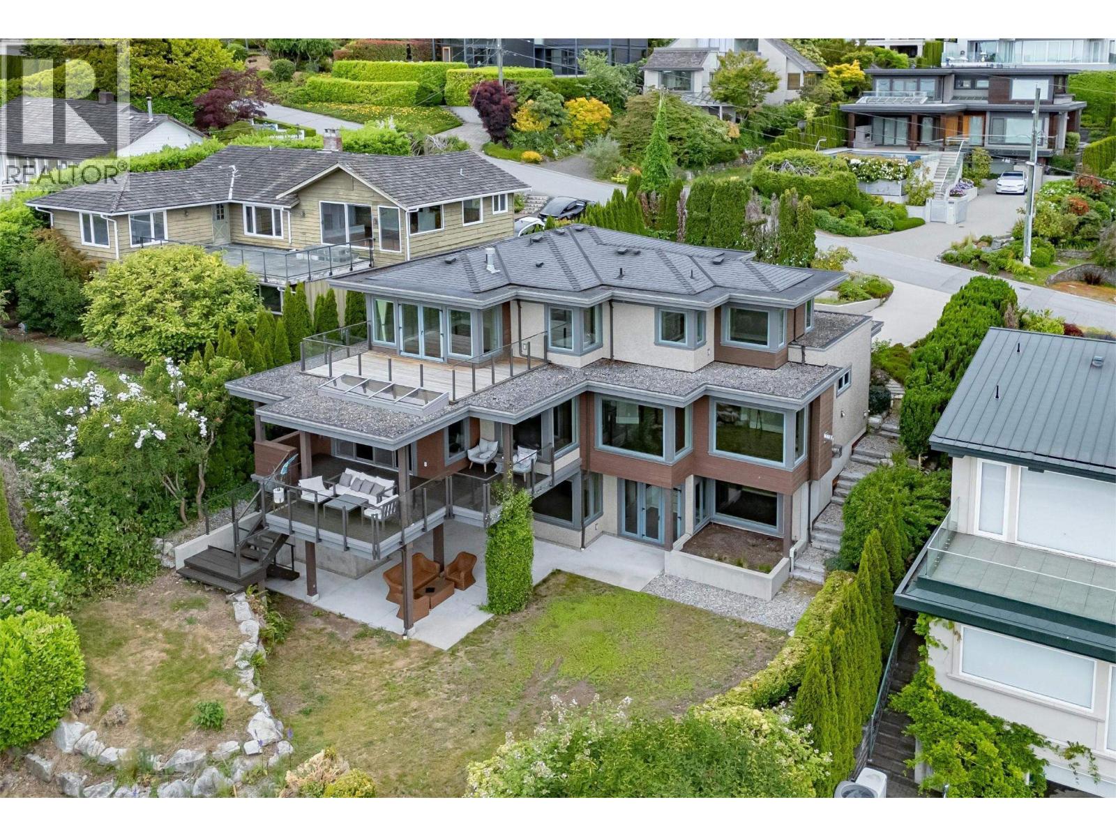 Property image for 2548 MATHERS AVENUE|West Vancouver, British Columbia V7V2J1