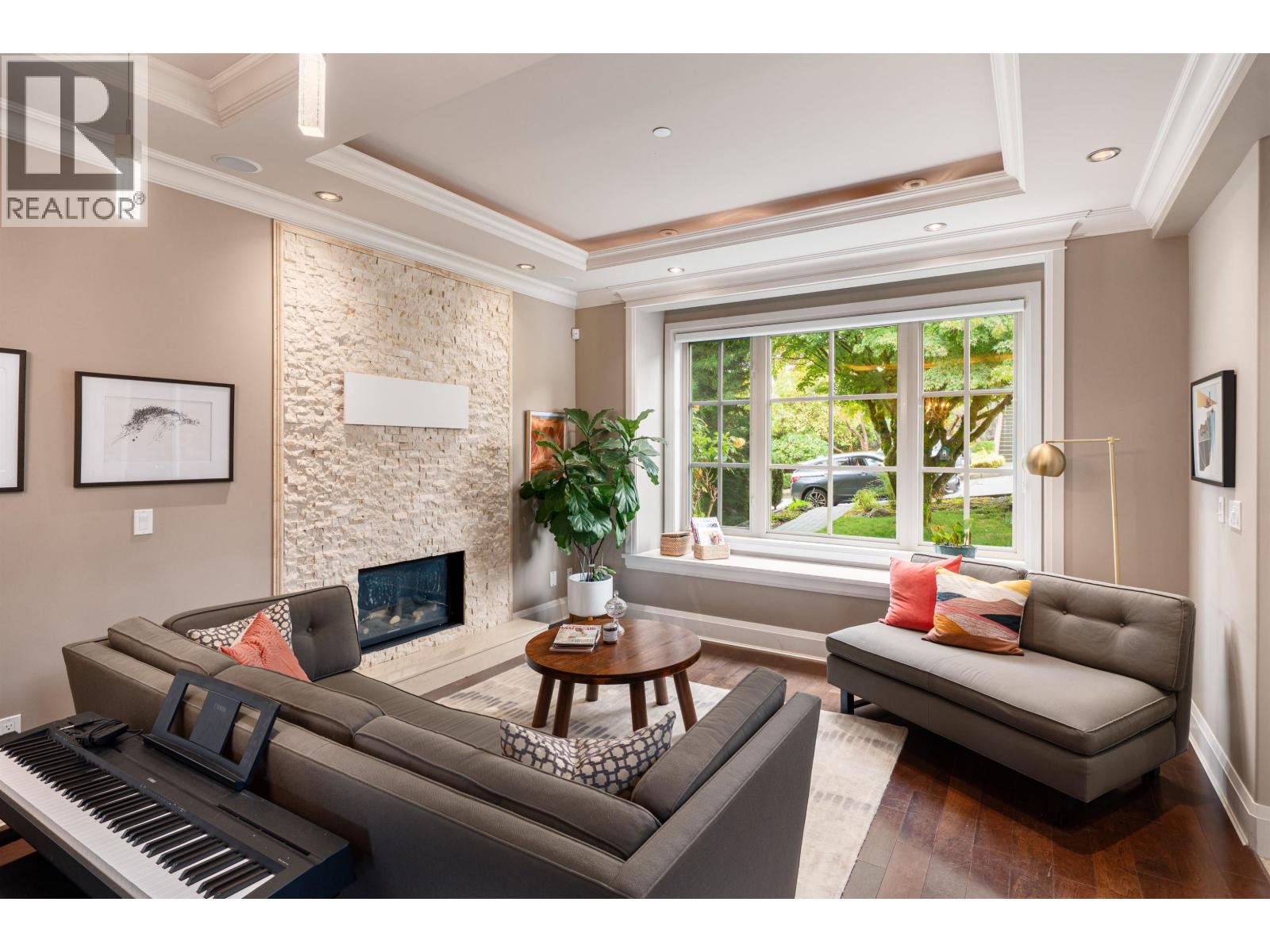 3511 W 15TH AVENUE|Vancouver, British Columbia V6R2Z3