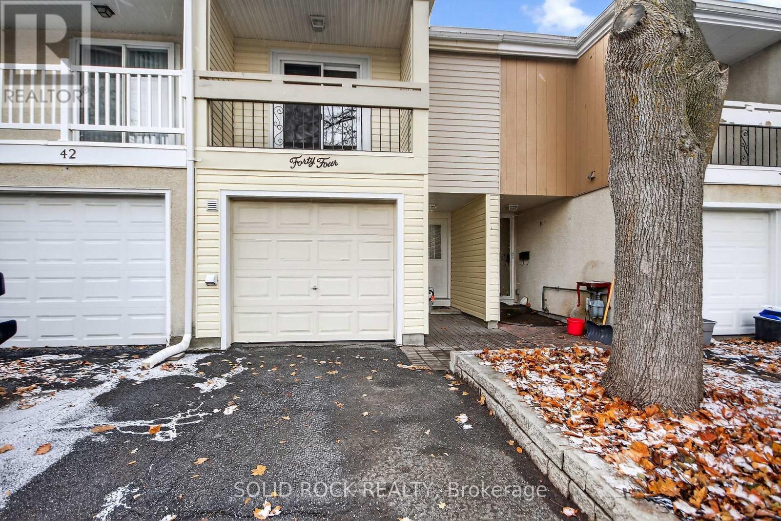 Property image for 44 TYBALT CRESCENT|Ottawa, Ontario K2H8J5