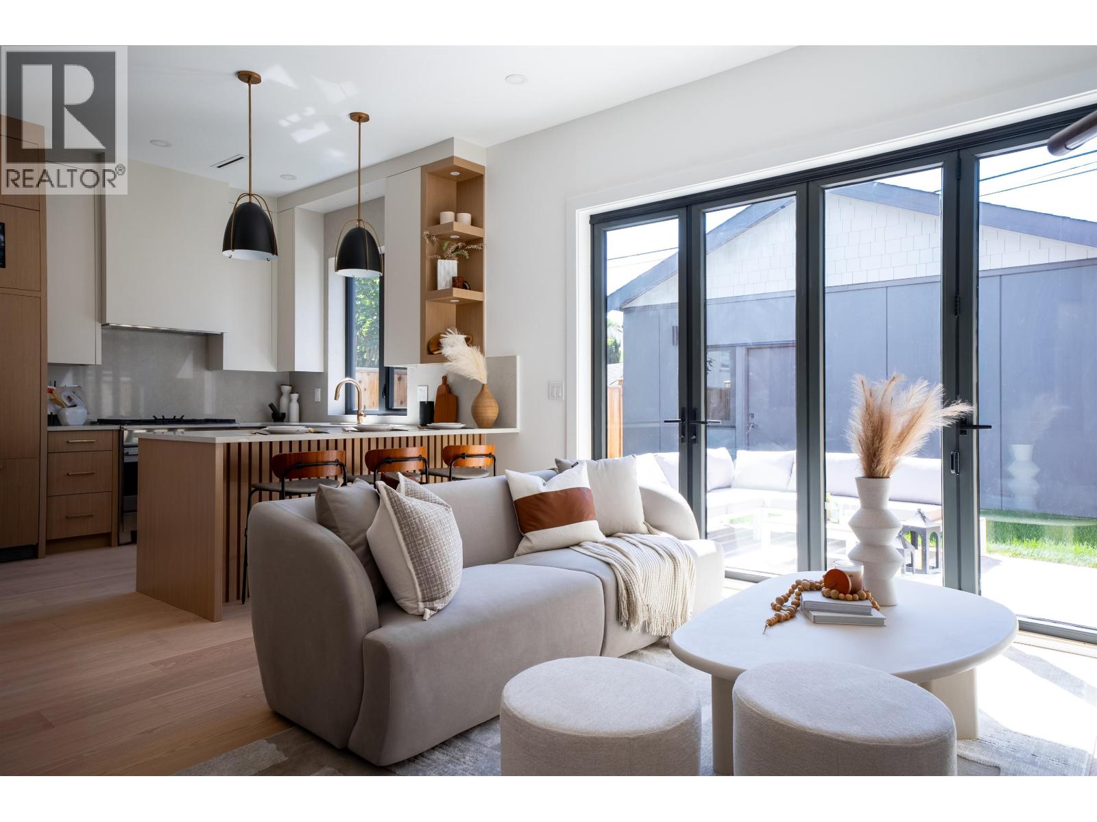 Property image for 2 356 E 40TH AVENUE|Vancouver, British Columbia V5W1L9