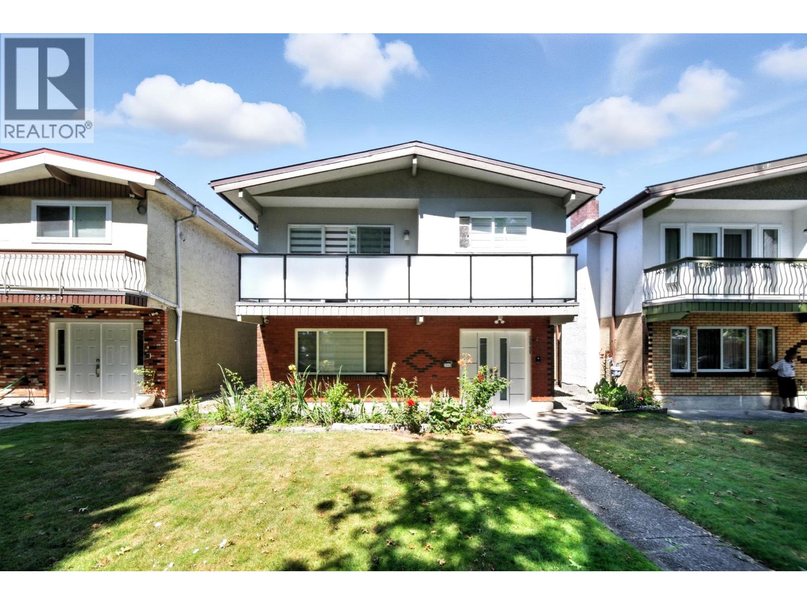 2545 E 43RD AVENUE|Vancouver, British Columbia V5R5V7