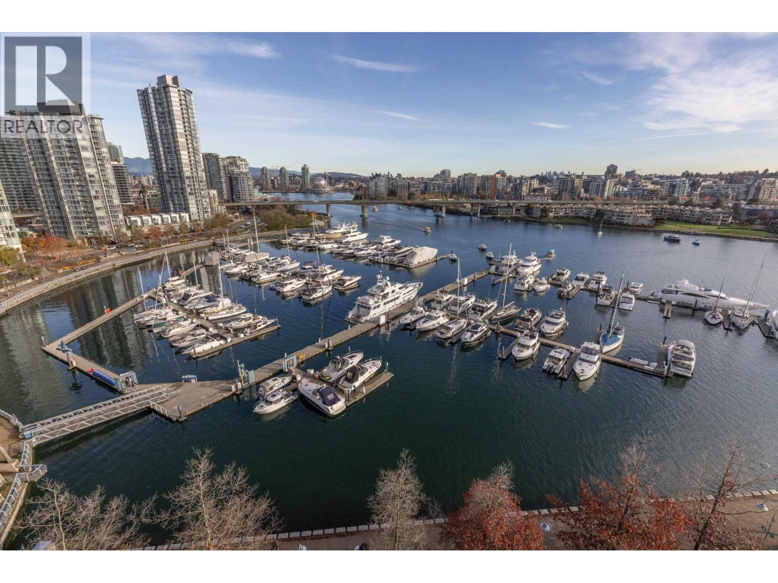 Property image for 1601 1228 MARINASIDE CRESCENT|Vancouver, British Columbia V6Z2W4