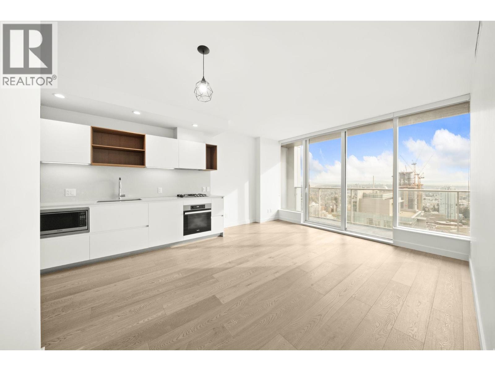 4009 6000 MCKAY AVENUE|Burnaby, British Columbia V5H0K2
