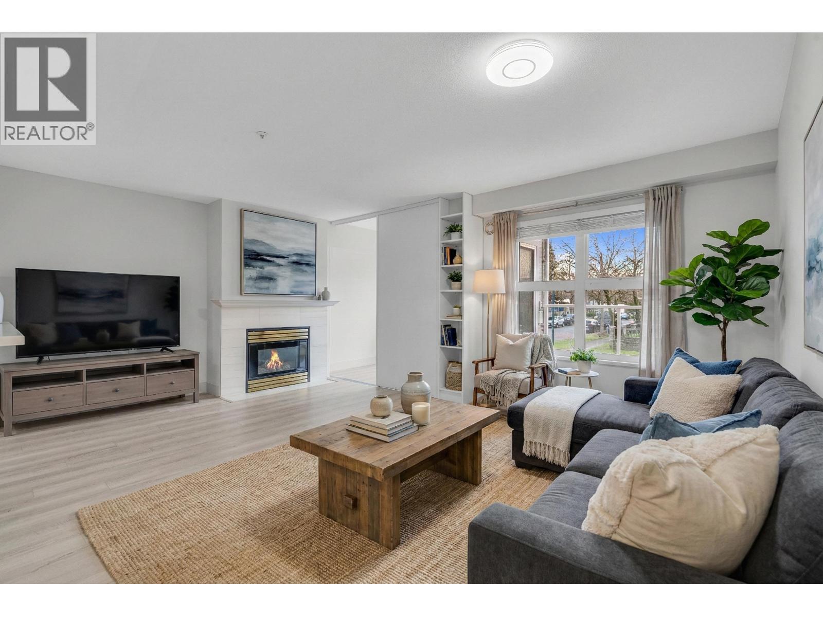 205 2965 HORLEY STREET|Vancouver, British Columbia V5R6B9