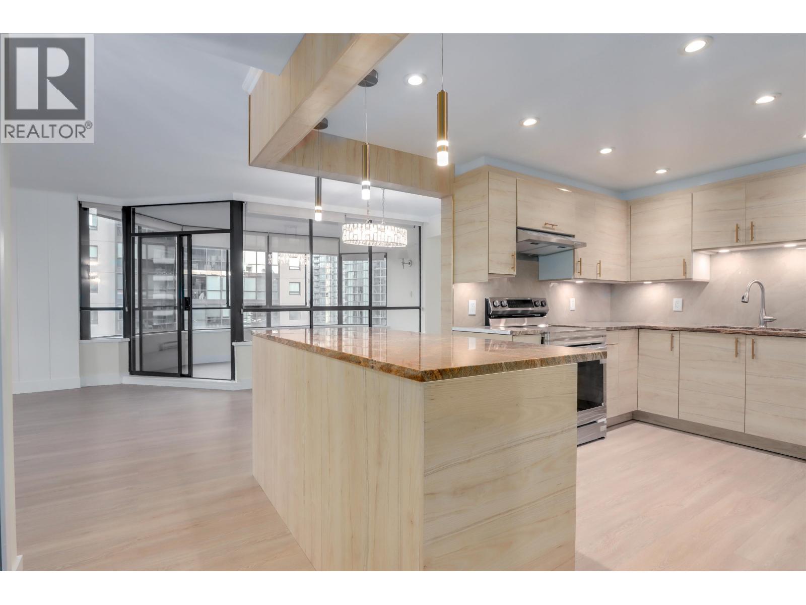 701 738 BROUGHTON STREET|Vancouver, British Columbia V6G3A7