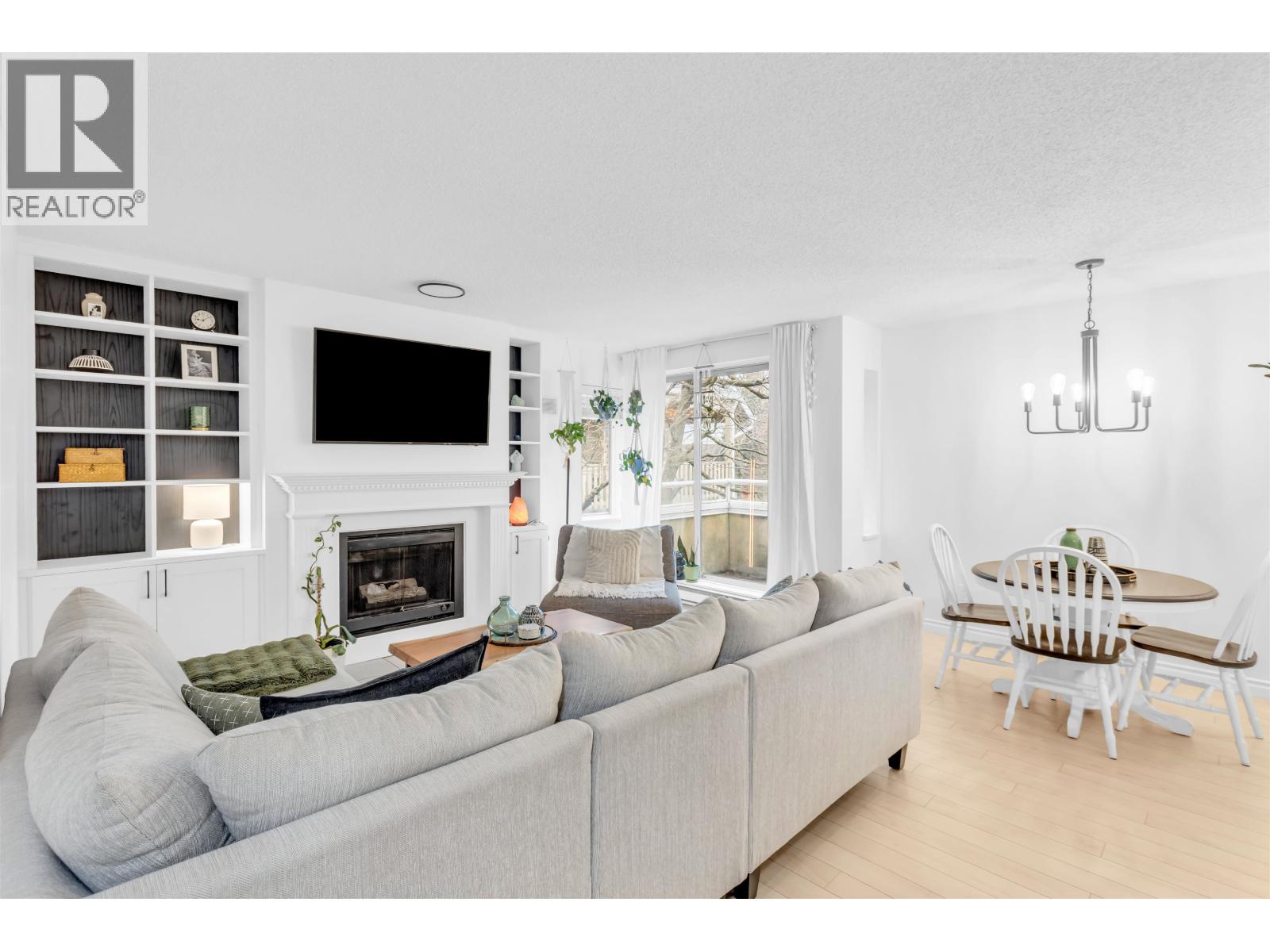 316 1890 W 6TH AVENUE|Vancouver, British Columbia V6J1R6