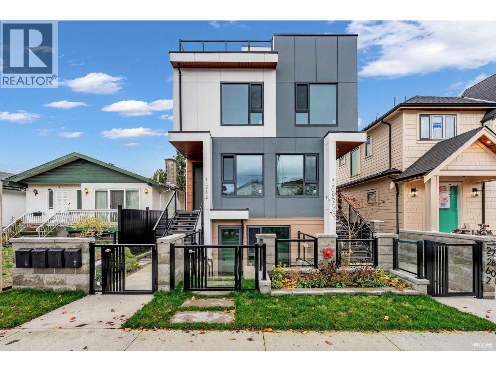 1 262 E 65TH AVENUE|Vancouver, British Columbia V5X2P4