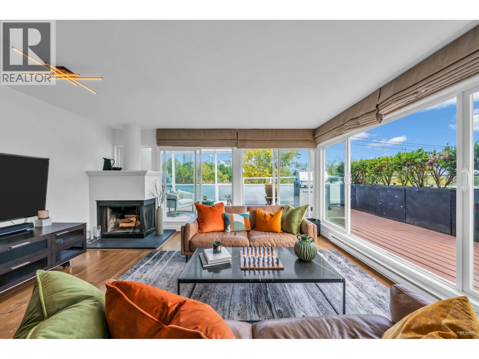 Property image for 2243 OAK STREET|Vancouver, British Columbia V6H3W6