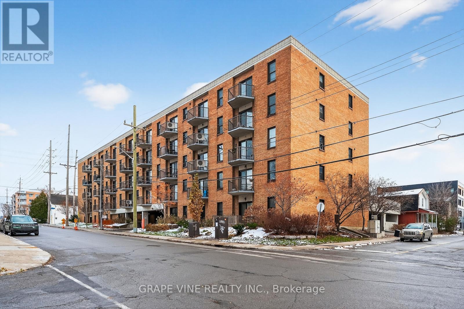102 - 50 BURNSIDE AVENUE|Ottawa, Ontario K1Y2M2