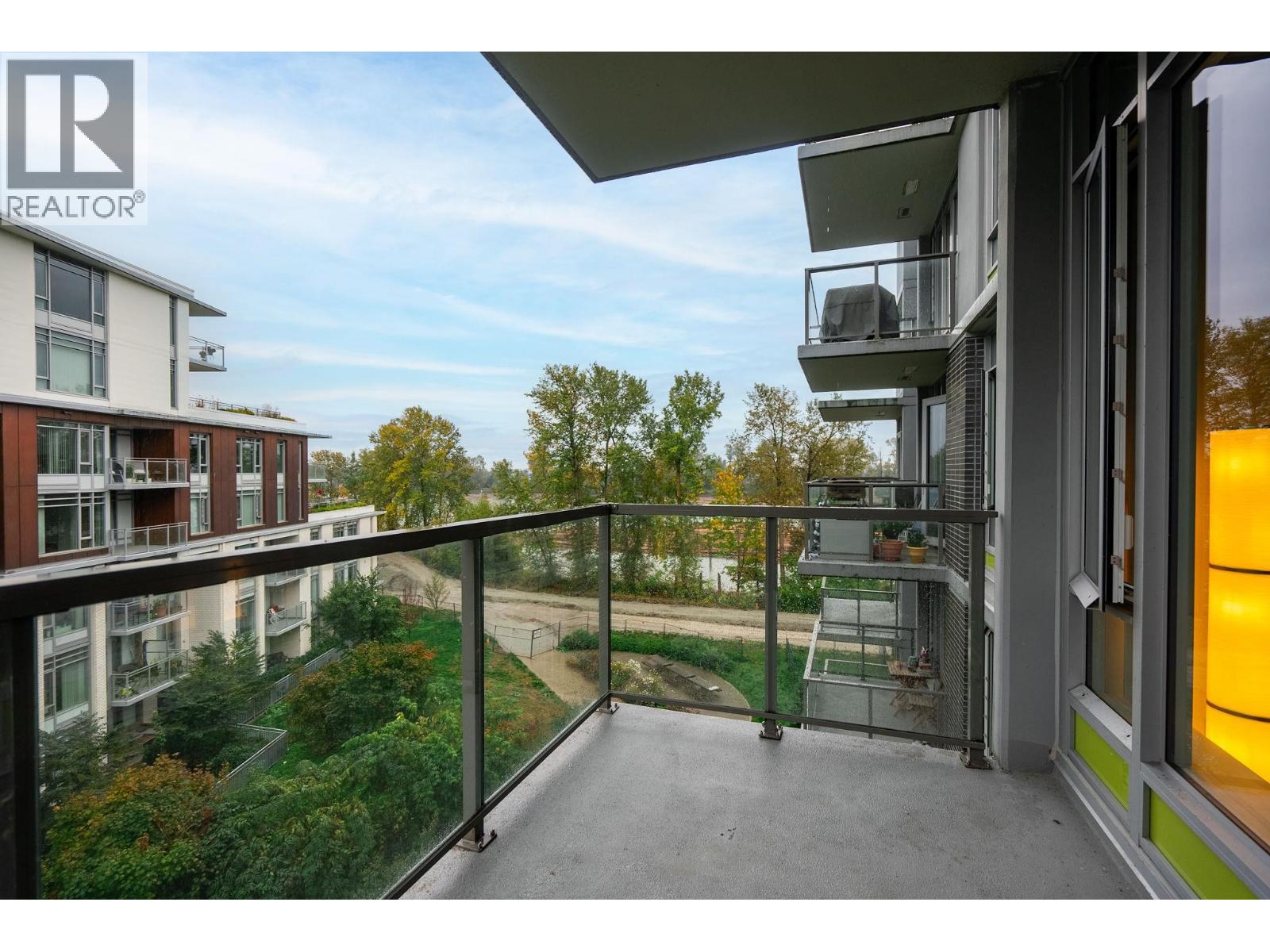 503 3168 RIVERWALK AVENUE|Vancouver, British Columbia V5S0B8