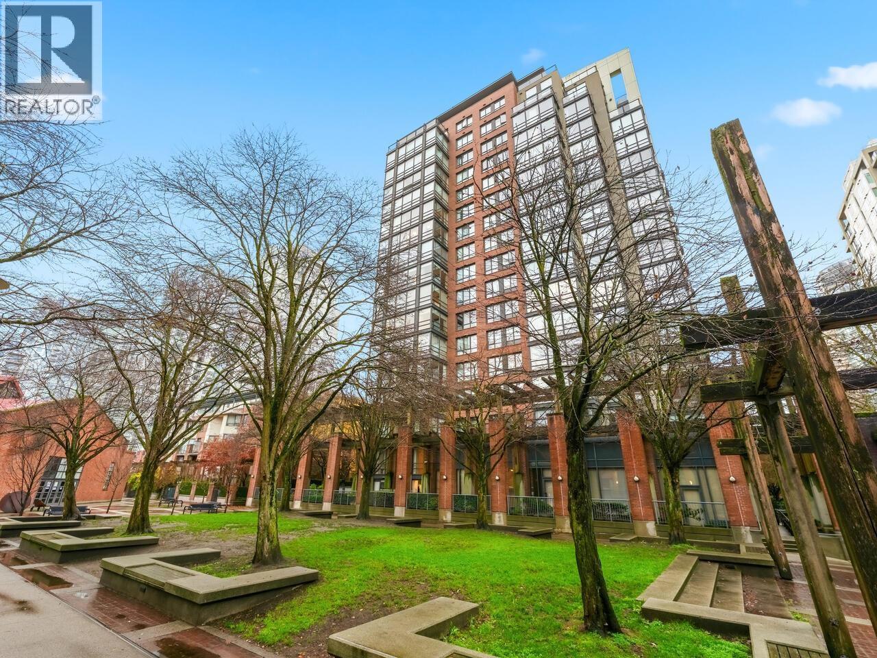 18C 139 DRAKE STREET|Vancouver, British Columbia V6Z2T8