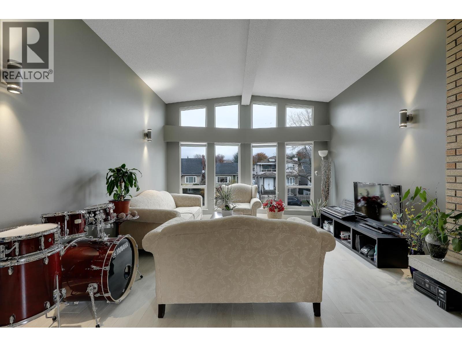 Property image for 2624 KITCHENER STREET|Vancouver, British Columbia V5K3C8