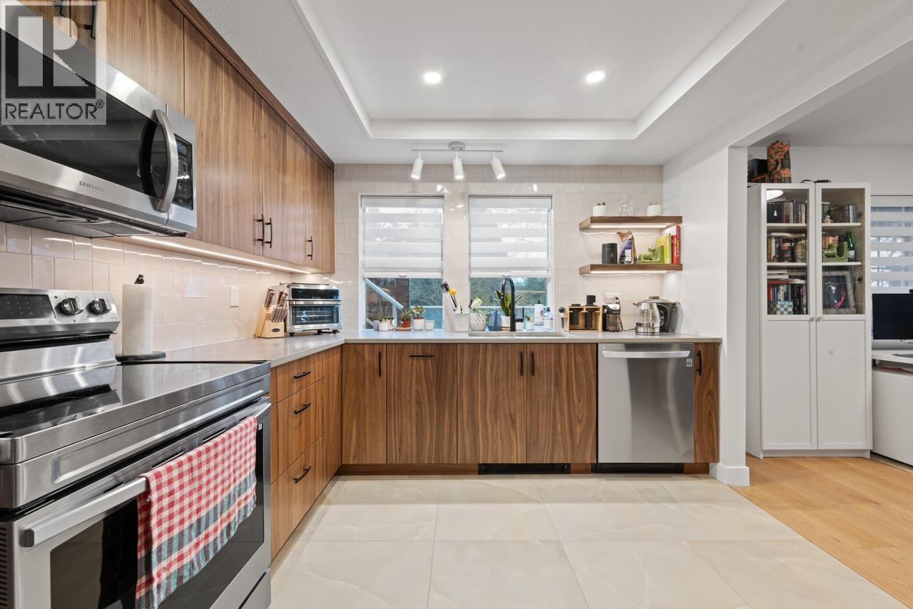 203 3401 CURLE AVENUE|Burnaby, British Columbia V7S1M7