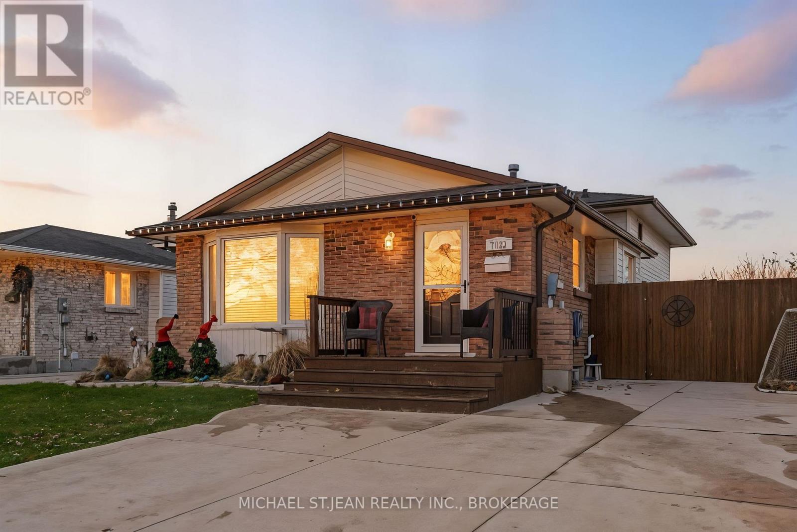 Property image for 7021 VENUS CRESCENT|Niagara Falls (Marineland), Ontario L2G7E6