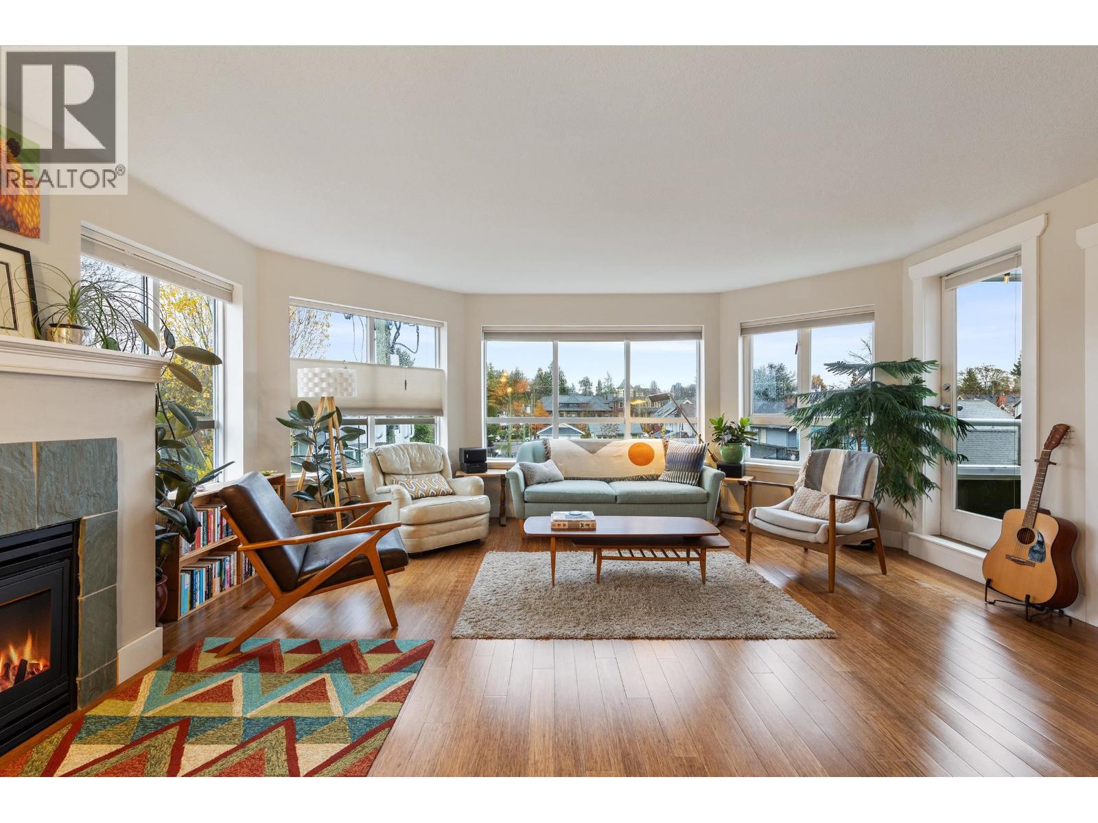 317 1707 CHARLES STREET|Vancouver, British Columbia V5L2T6