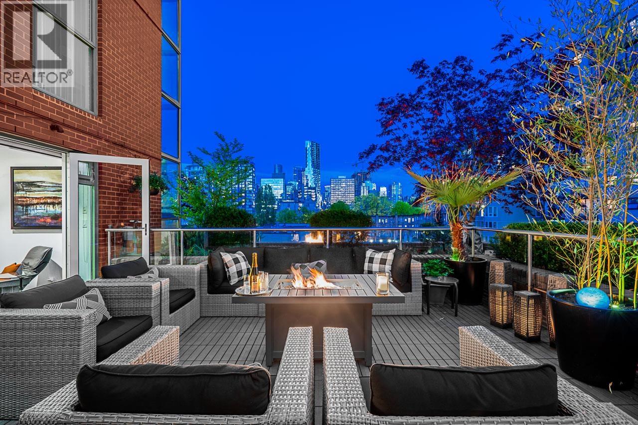 602 1888 ALBERNI STREET|Vancouver, British Columbia V6G1B3