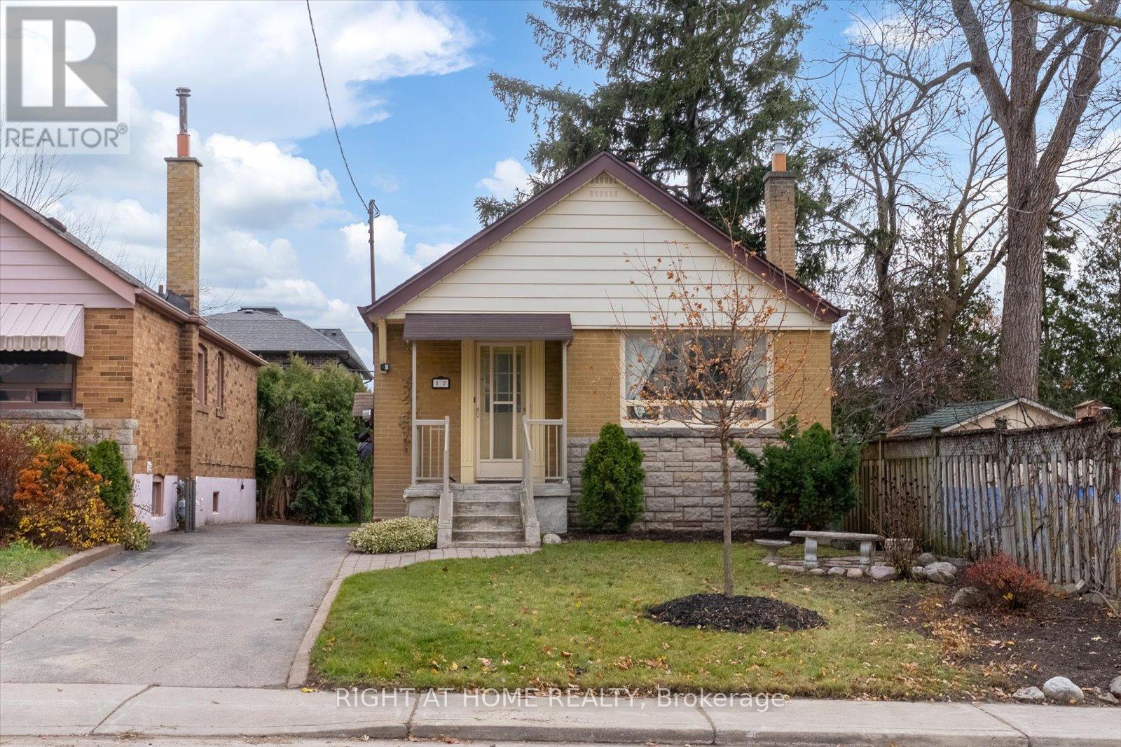 Property image for 17 YARDLEY AVENUE|Toronto (O'Connor-Parkview), Ontario M4B2A7