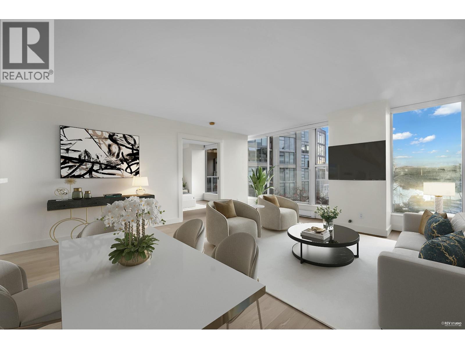 203 1000 BEACH AVENUE|Vancouver, British Columbia V6E4M2