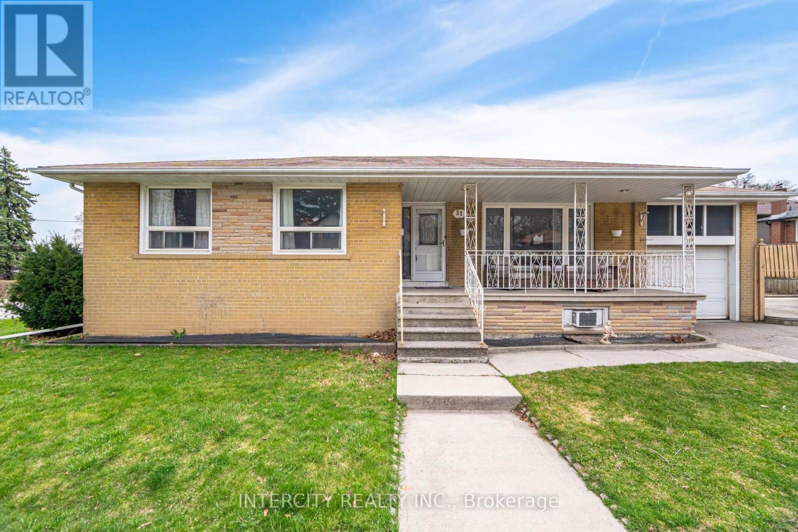Property image for 31 MUNHALL ROAD|Toronto (Humber Heights), Ontario M6P1R2