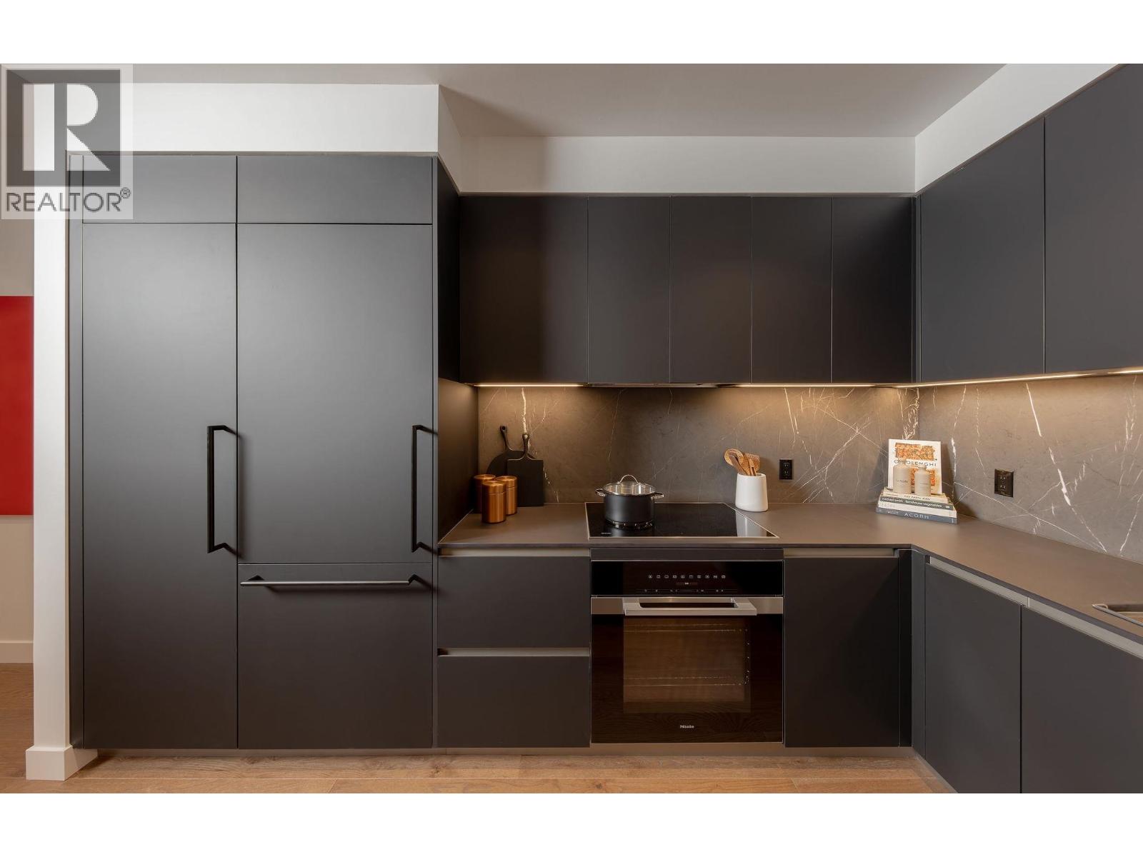 305 480 W 16TH AVENUE|Vancouver, British Columbia V0V0V0