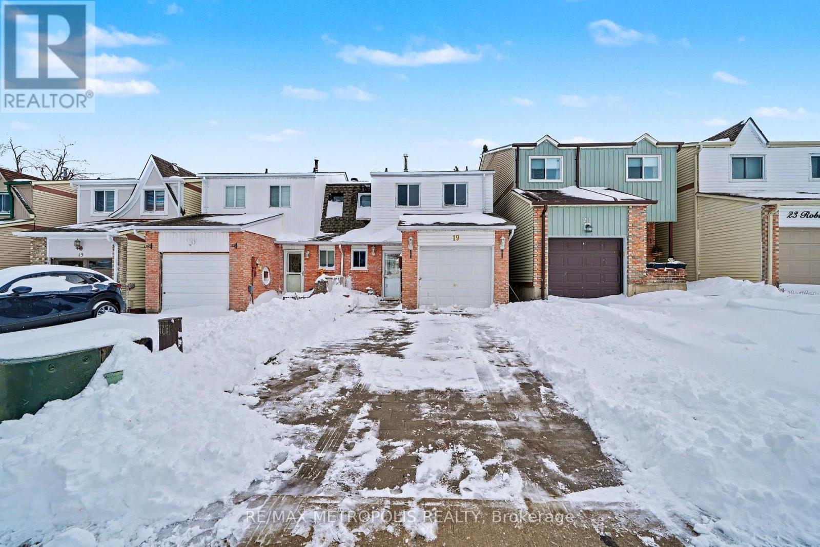 Property image for 19 ROBIN COURT|Barrie (Cundles East), Ontario L4M5L9