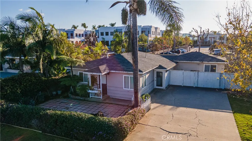Additional image 3 of 2052 Orchard Dr, Newport Beach, CA 92660