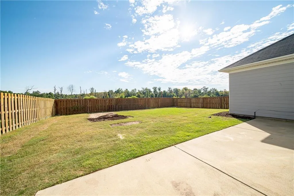 Property image for 154 Red Oak Place, Smiths Station, AL 36877