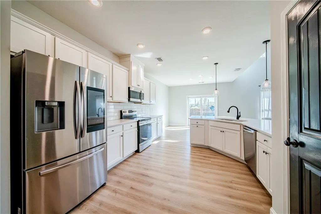 Additional image 9 of 154 Red Oak Place, Smiths Station, AL 36877