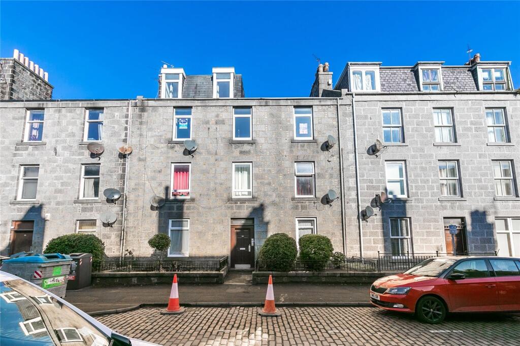 Summerfield Terrace, Top Floor Right, Aberdeen, AB24