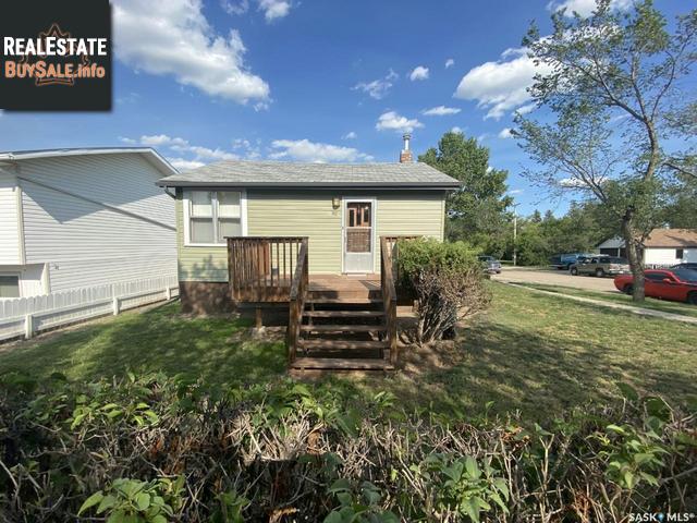 902 King Street, Rosetown, Saskatchewan, S0L2V0, Canada