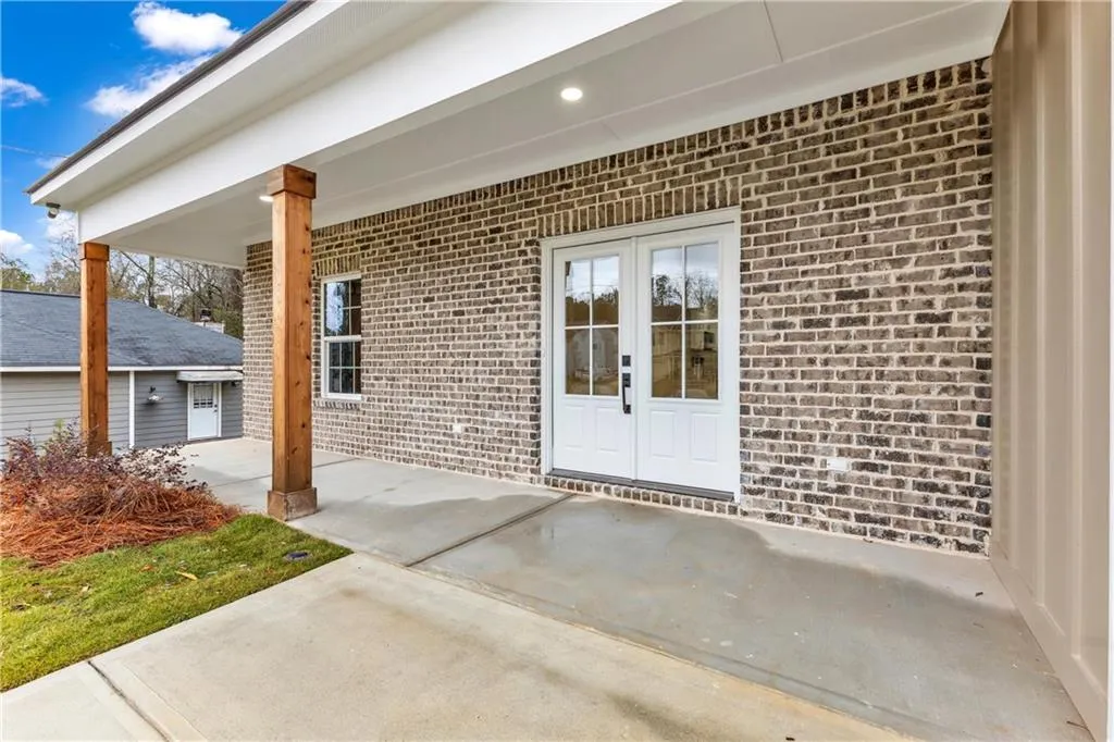 Property image for 68 Mill Creek Drive, Smiths Station, AL 36877