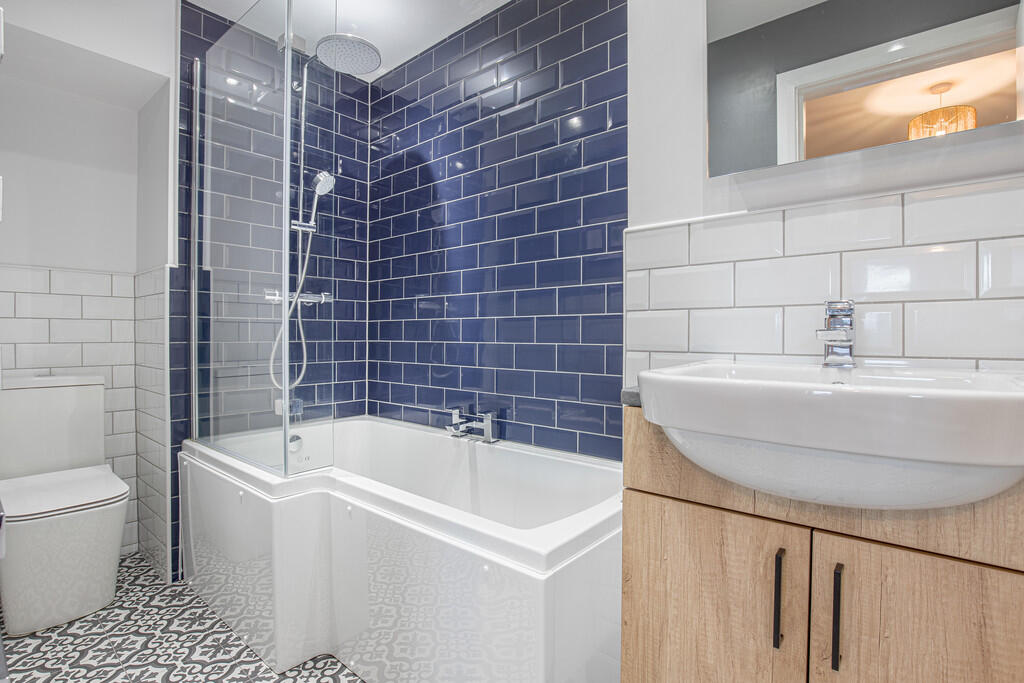 Additional image 19 of Links Road