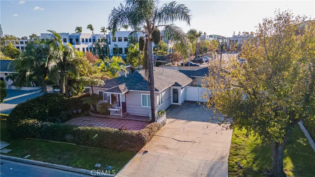 Additional image 4 of 2052 Orchard Dr, Newport Beach, CA 92660