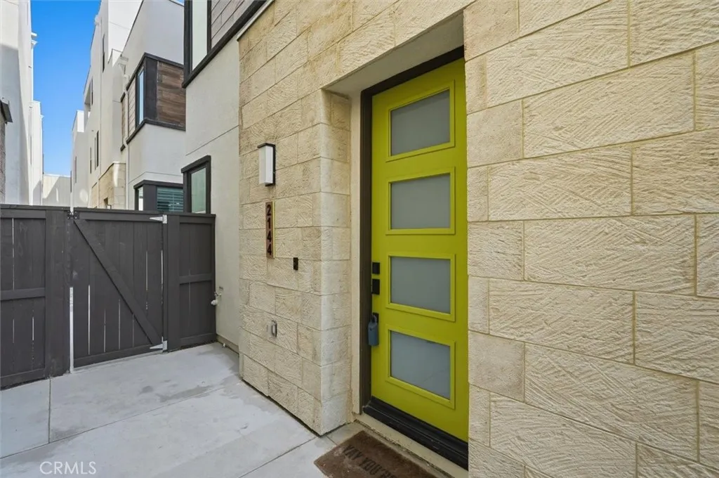 Additional image 4 of 2144 Swallowtail Walk, Gardena, CA 90249