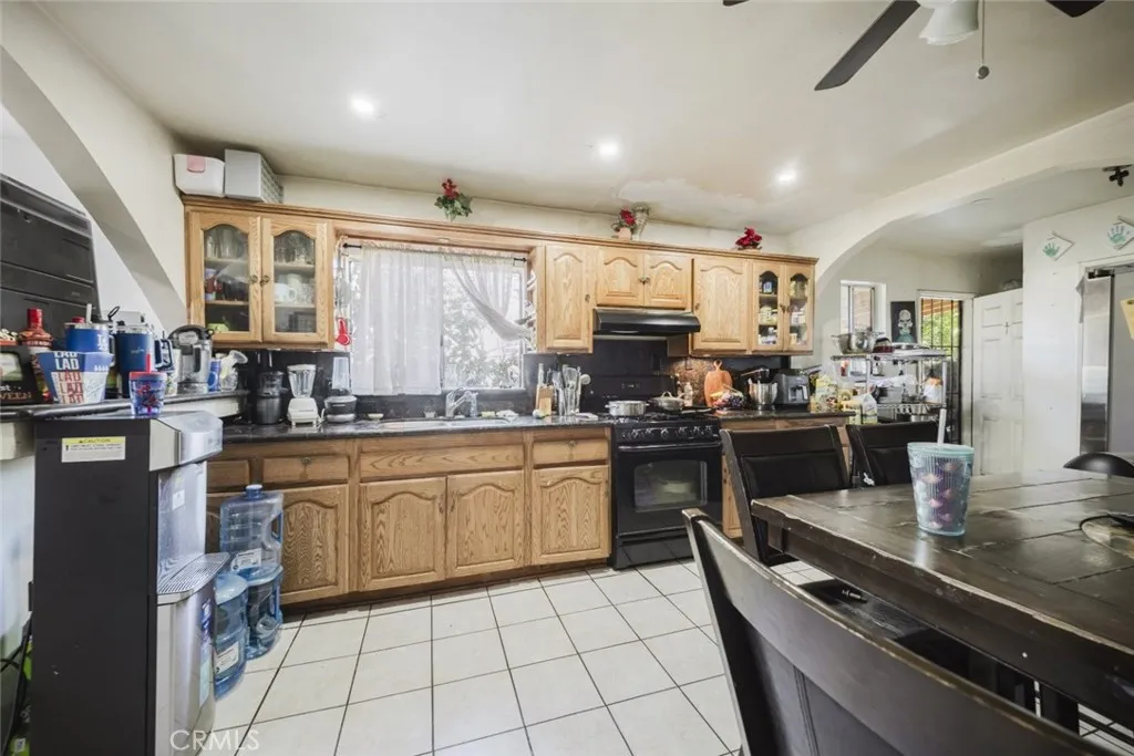 Additional image 29 of 907 5th Street, San Fernando, CA 91340