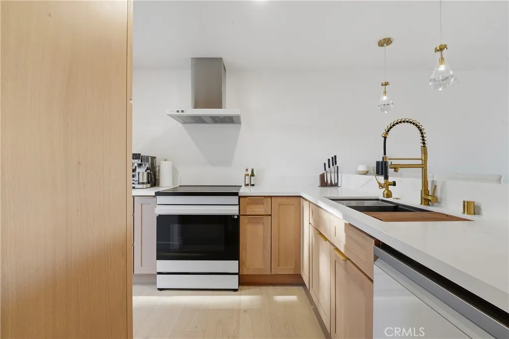 Additional image 11 of 8103 Marina Pacifica Dr N, Long Beach, CA 90803