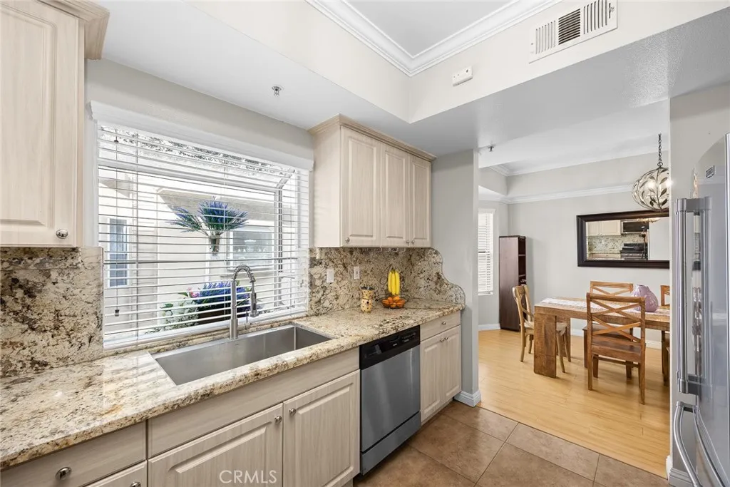 Additional image 14 of 101 S Verdugo Road Unit E, Glendale, CA 91205