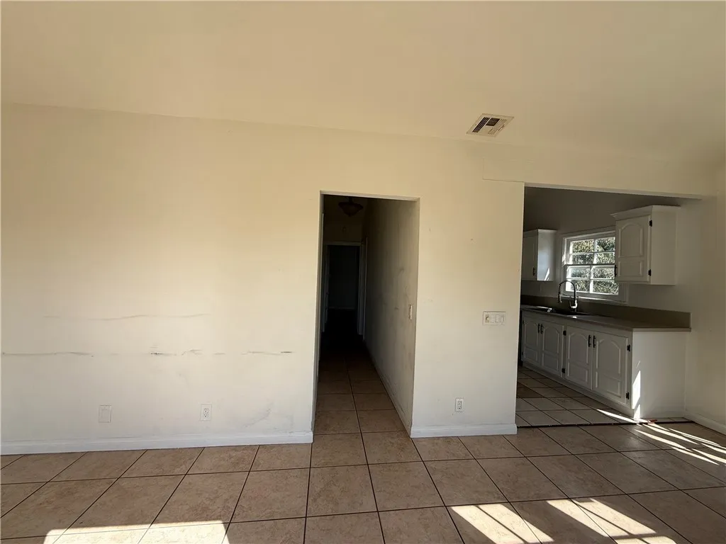 Additional image 6 of 2586 Lake View, Los Angeles, CA 90039