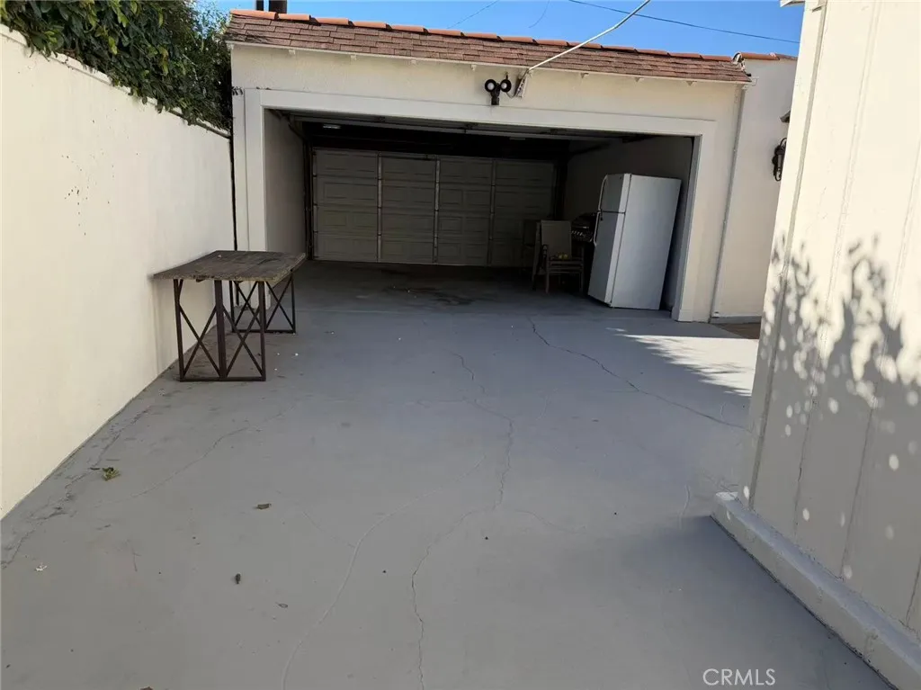 Primary image of 113 N Doheny Dr, Beverly Hills, CA 90211